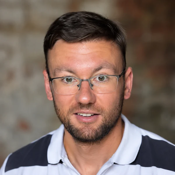 Juhász Ákos – Dronebase hivatalos drónpilóta